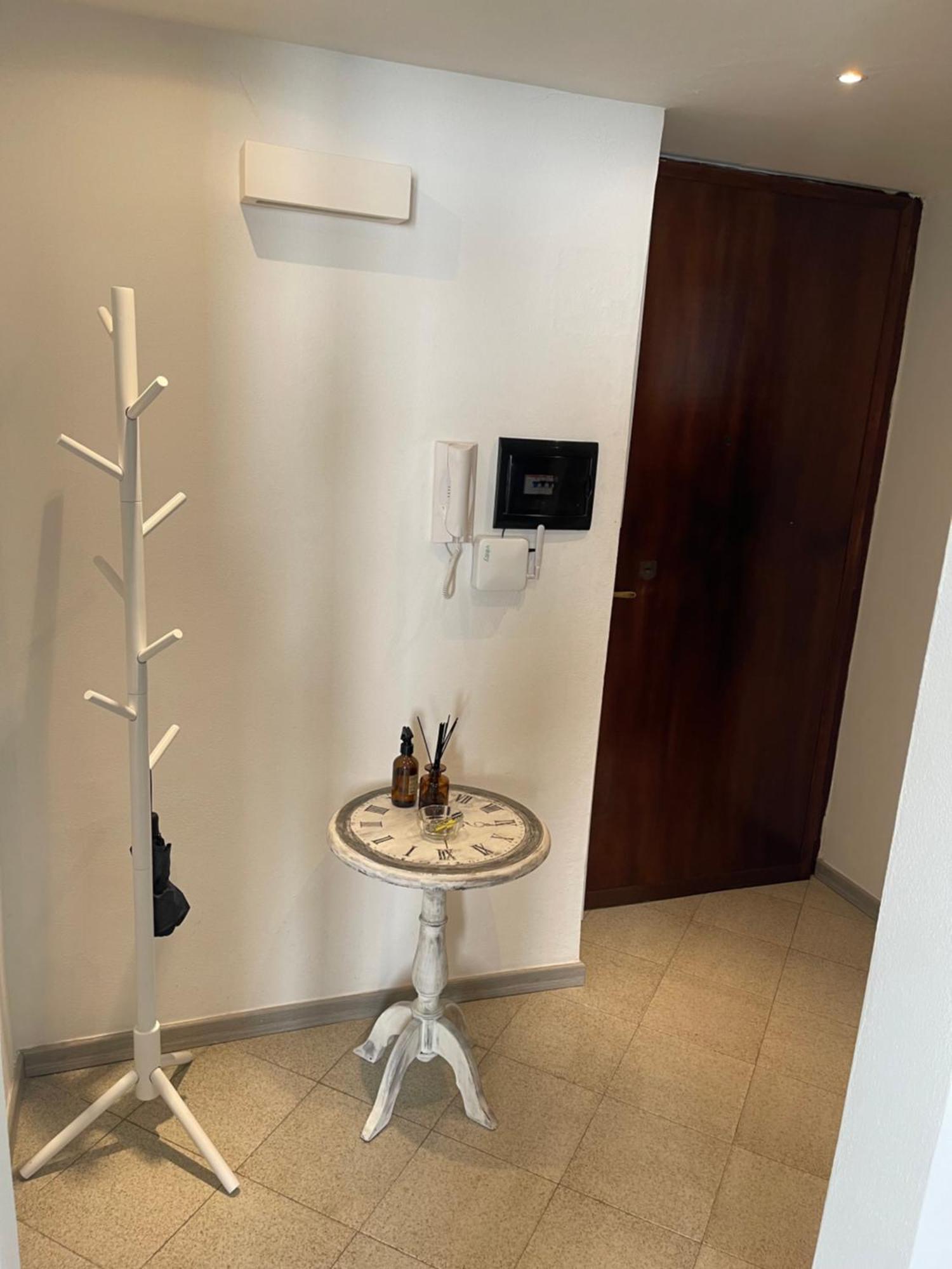 Bilocale Zona Navigli Appartement Milaan Buitenkant foto